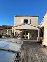 MAISON 5 Pièces + Dépendances - Saint-Romain-de-Benet (17600)