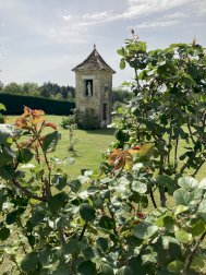 Belle propriété de 7 hectares avec maison, terrains constructibles, étang et aire de camping-cars - Bosset (24130)