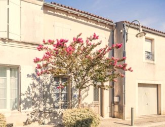 Maison de ville | Plein Centre Ville Marennes 17320 - Marennes (17320)