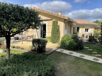 Maison et chalet (100 + 16 m²) en bordure de forêt - Hourtin (33990)