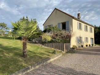 Maison rénovée dans un cadre de verdure - Cornil (19150)