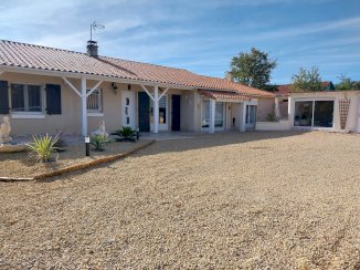 Pavillon avec piscine - La Ferrière-Airoux (86160)