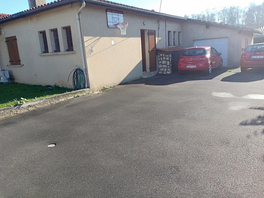 Maison avec piscine interieure - Photo 11 - Cours-de-Pile