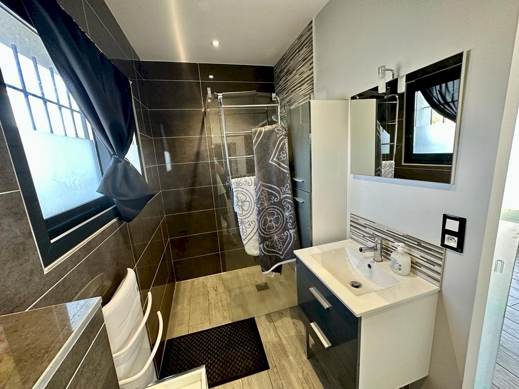 Magnifique villa + studio / 137 m² / RT2012 - Photo 11 - Soustons