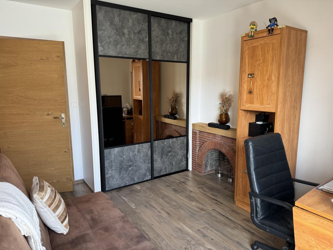 Maison 137m² de plain-pied avec 3 chambres + garage + piscine à Périgny - Photo 11 - Périgny