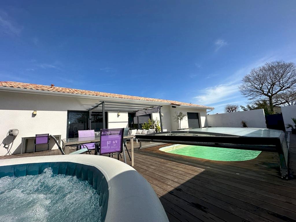 Magnifique villa + studio / 137 m² / RT2012 - Photo 12 - Soustons