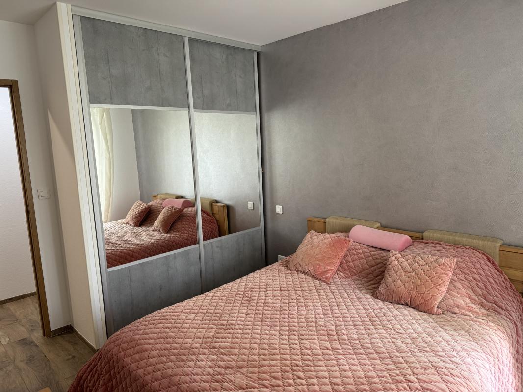 Maison 137m² de plain-pied avec 3 chambres + garage + piscine à Périgny - Photo 12 - Périgny