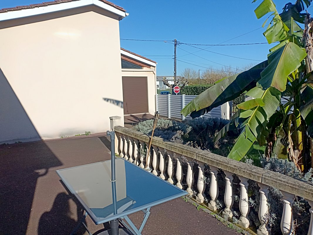 Maison avec piscine interieure - Photo 13 - Cours-de-Pile