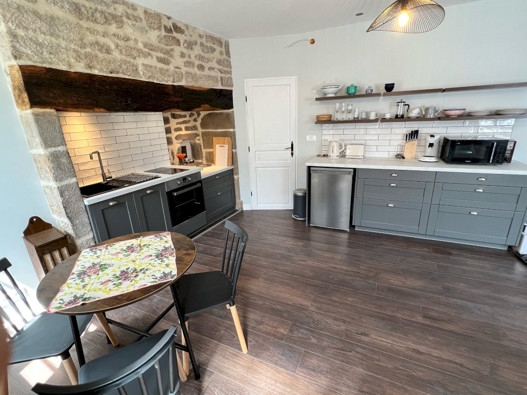 Maison Magnifiquement Rénovée au Cœur de Treignac - Photo 13 - Treignac