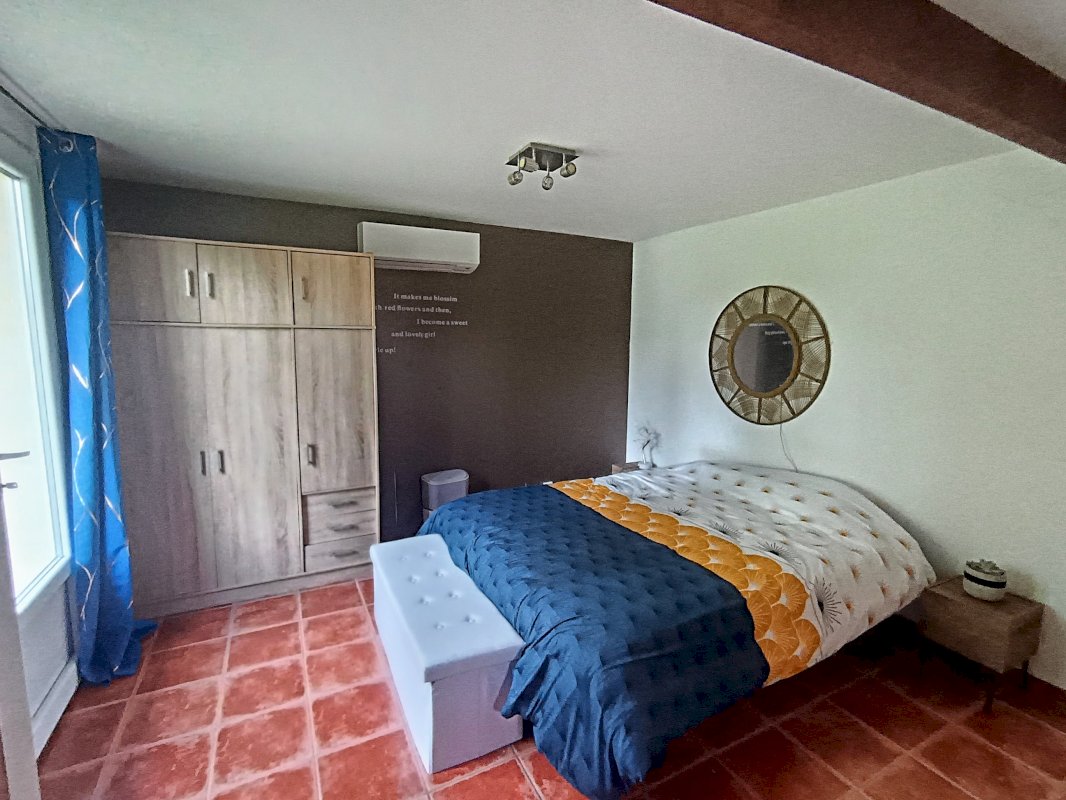 Maison en pierre 168 m² - Photo 13 - Villefranche-de-Lonchat