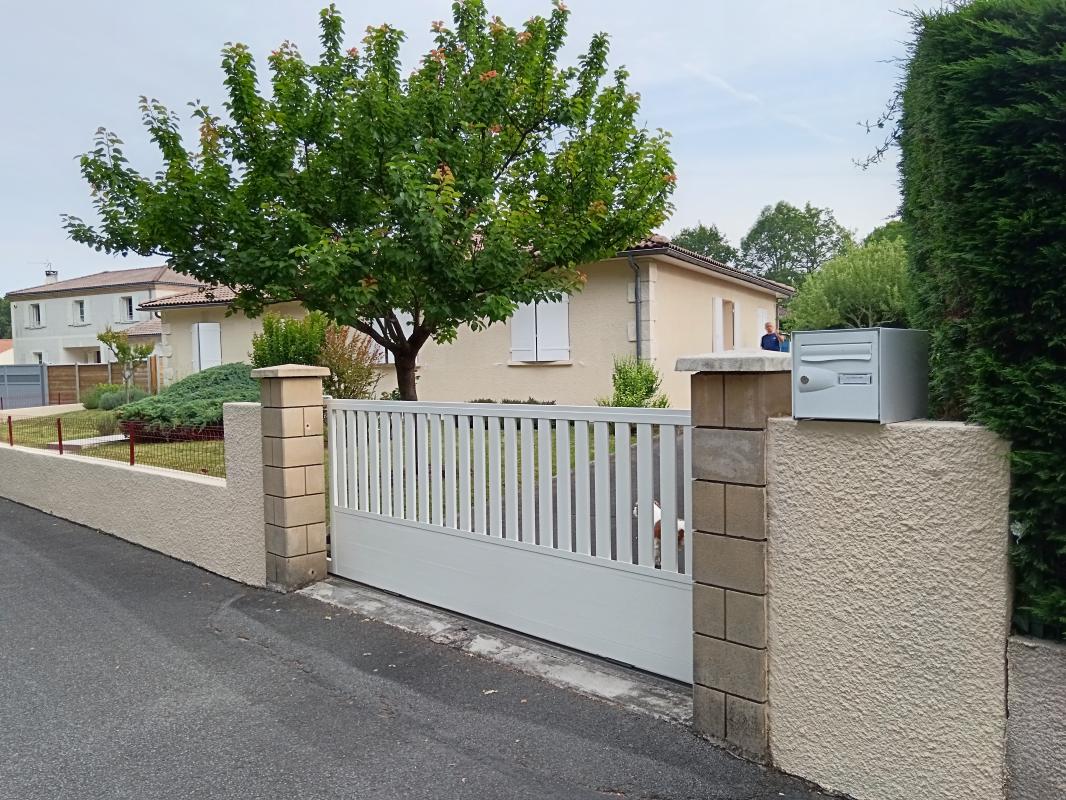 Maison 4 chambres avec piscine dans cadre exceptionnel à Pompignac - Photo 15 - Pompignac
