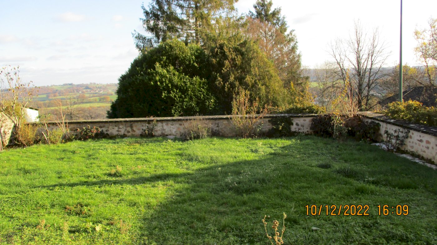 Maison d'habitation maison à renover terrain 3 lots indissociable - Photo 1 - Lieux dit Banneix / Jourgnac