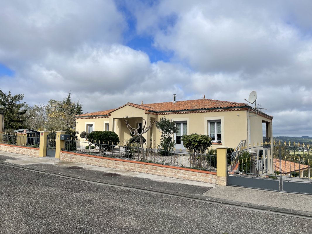 Très belle et grande maison avec une vue magnifique sur Villeneuve/Lot - Photo 1 - Pujols