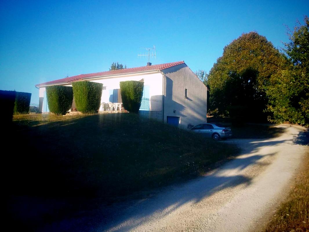 À vendre agréable maison de campagne sur sous-sol - Photo 1 - Vouthon