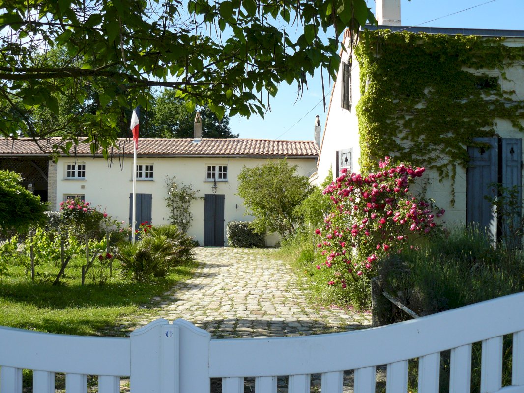 2 maisons "une Longère familiale" plus gîte - Photo 1 - Arsac