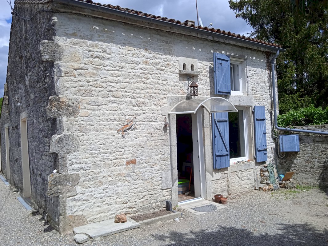 Maison rénovée - Photo 1 - Luxé