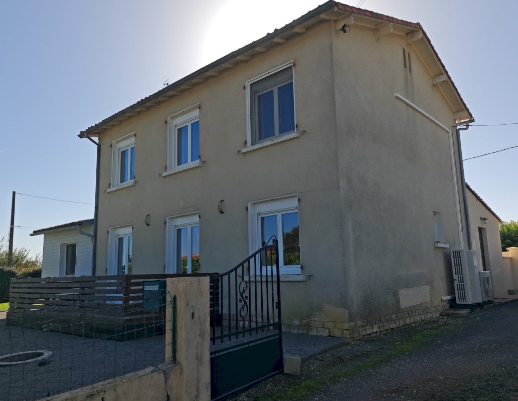 Maison 4 chambres - Photo 1 - Charroux