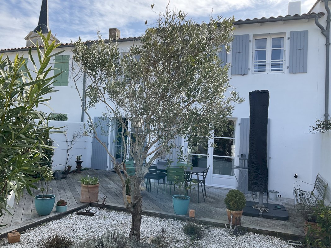 Élégante maison rétaise à Saint-Clément des Baleines - Photo 1 - Saint-Clément-des-Baleines