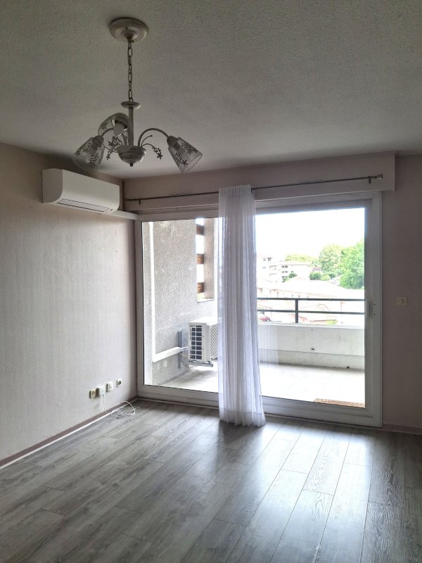 T3 BIEN ENTRETENU A PROXIMITE DU CENTRE VILLE ET COMMERCES + GARAGE + CLIM - Photo 1 - Dax