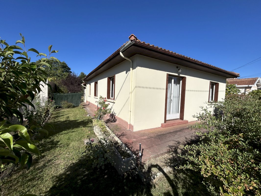 Maison sur terrain de 1700 m² - Photo 1 - Bègles