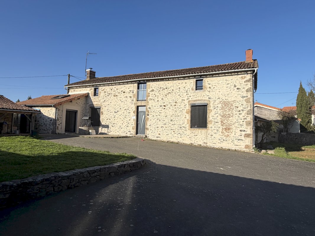 Maison familial rénové - Photo 1 - Courlay
