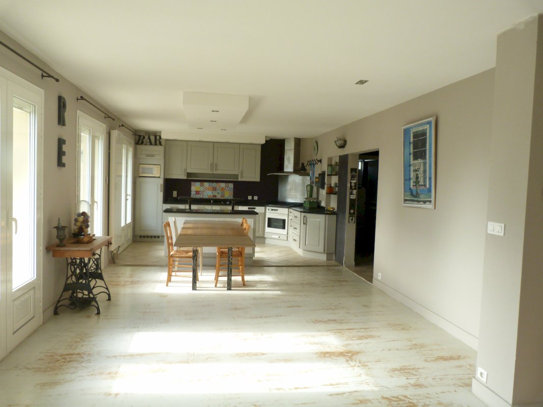 Maison familiale lumineuse / 132 m² / 4 chambres / Terrain 728 m² - Photo 1 - Tonneins