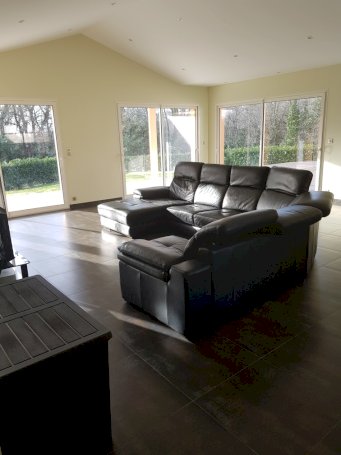 Maison 5 pièces de 179m² - Photo 2 - La Roche-Chalais