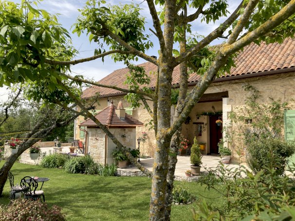 Belle propriété de 7 hectares avec maison, terrains constructibles, étang et aire de camping-cars - Photo 2 - Bosset
