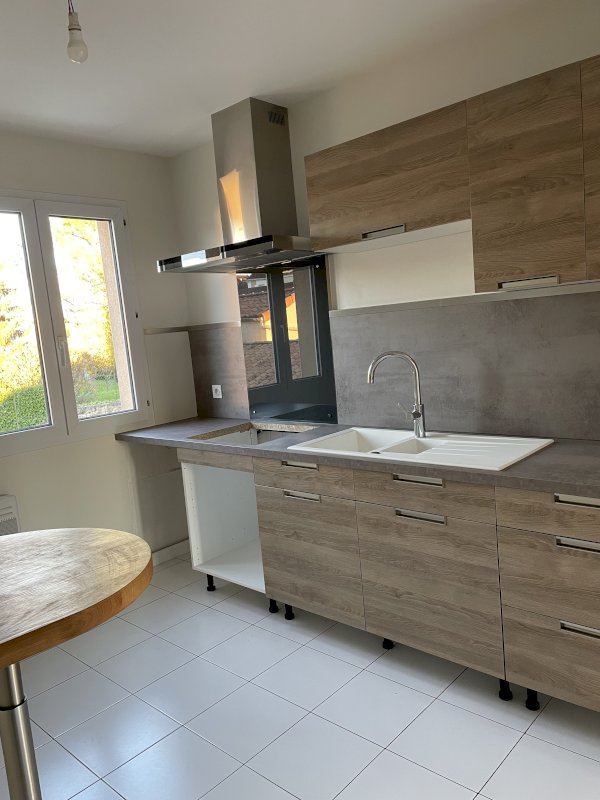 Appartement 5 pièces - Photo 2 - Angoulême