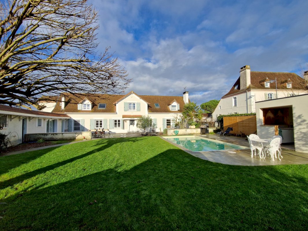 Villa de charme / 6 pièces + Studio indépendant - Photo 2 - Aussevielle