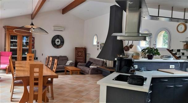 Maison de 180 m² avec piscine - Photo 2 - Eysines