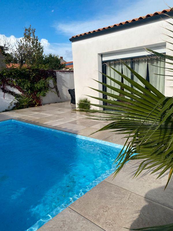 Maison 137m² de plain-pied avec 3 chambres + garage + piscine à Périgny - Photo 2 - Périgny
