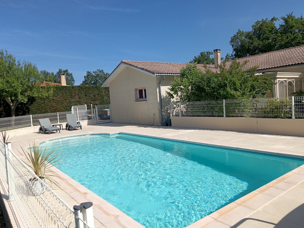 Maison 4 chambres avec piscine dans cadre exceptionnel à Pompignac - Photo 2 - Pompignac