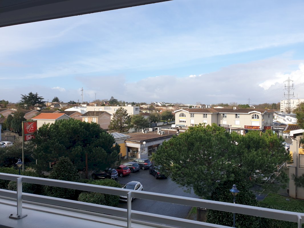 T3 lumineux avec parking - Photo 2 - Cenon