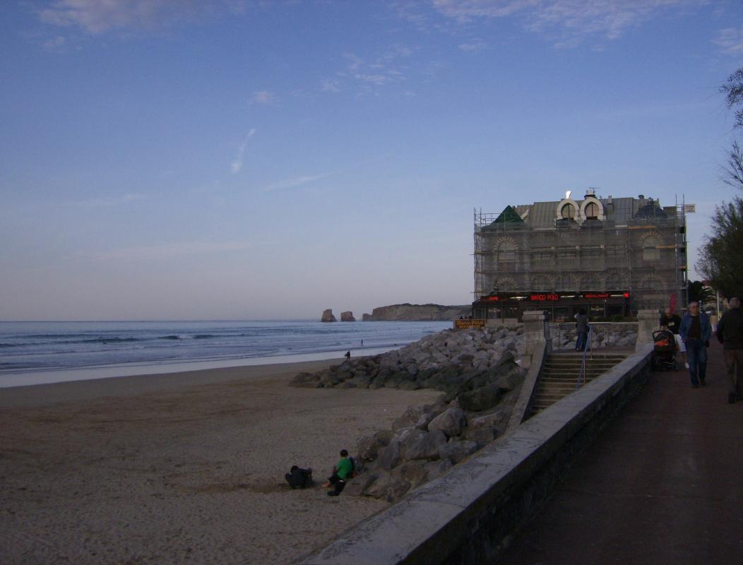 Hendaye premier ligne de plage - Photo 2 - Hendaye