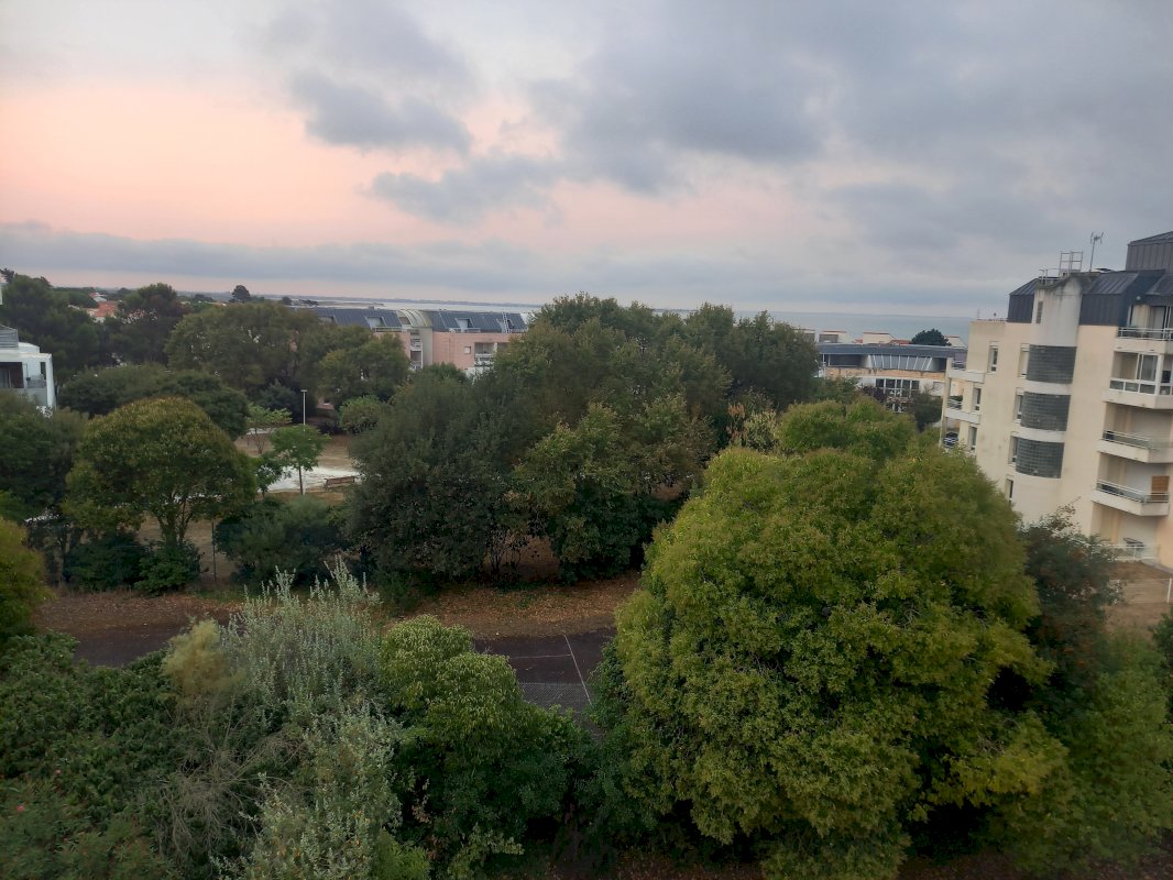 Appartement T2 en parfait état à La Rochelle, vue mer, aux Minimes - Photo 2 - La Rochelle
