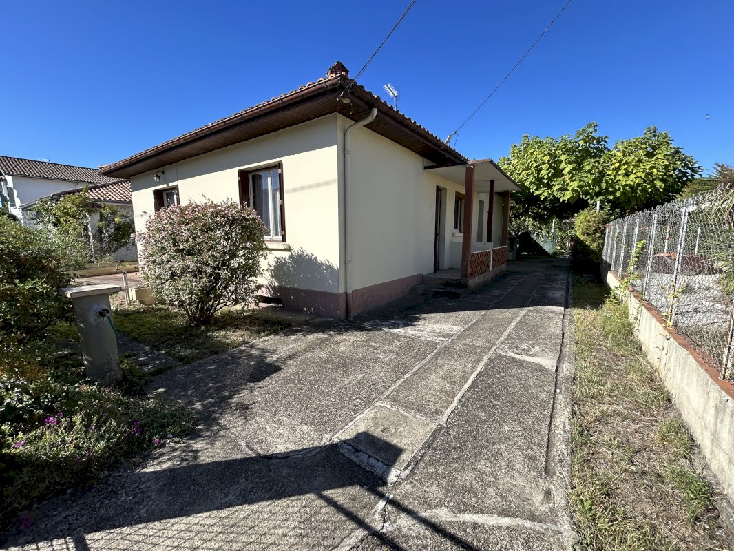 Maison sur terrain de 1700 m² - Photo 2 - Bègles