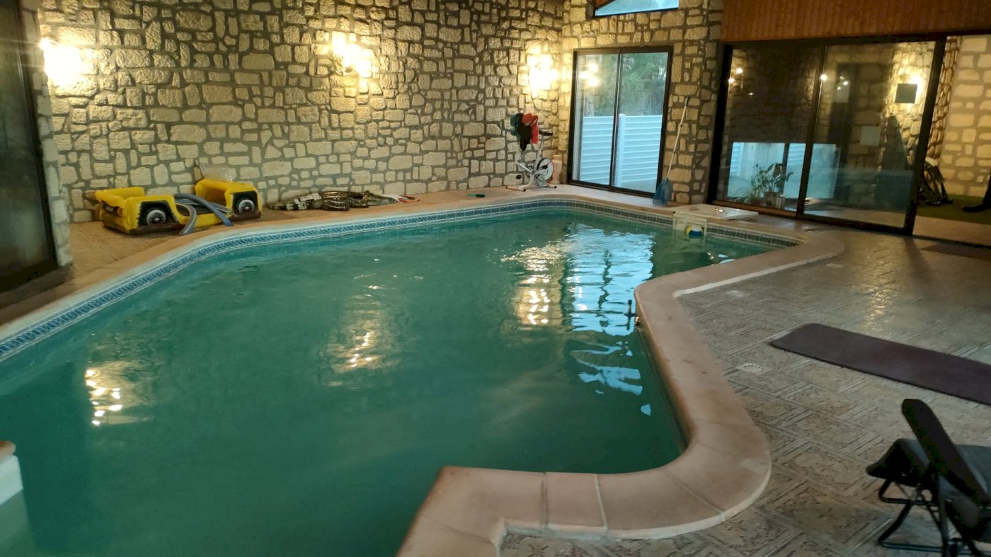 Maison avec piscine interieure - Photo 3 - Cours-de-Pile