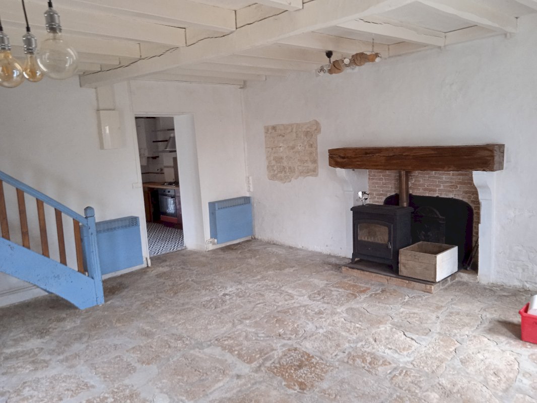 Maison rénovée - Photo 3 - Luxé