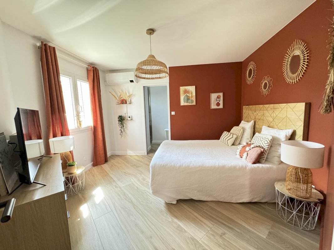 Maison 170 m² + 42 m² de garage - Saint Jean d'Illac - Photo 3 - Saint-Jean-d'Illac