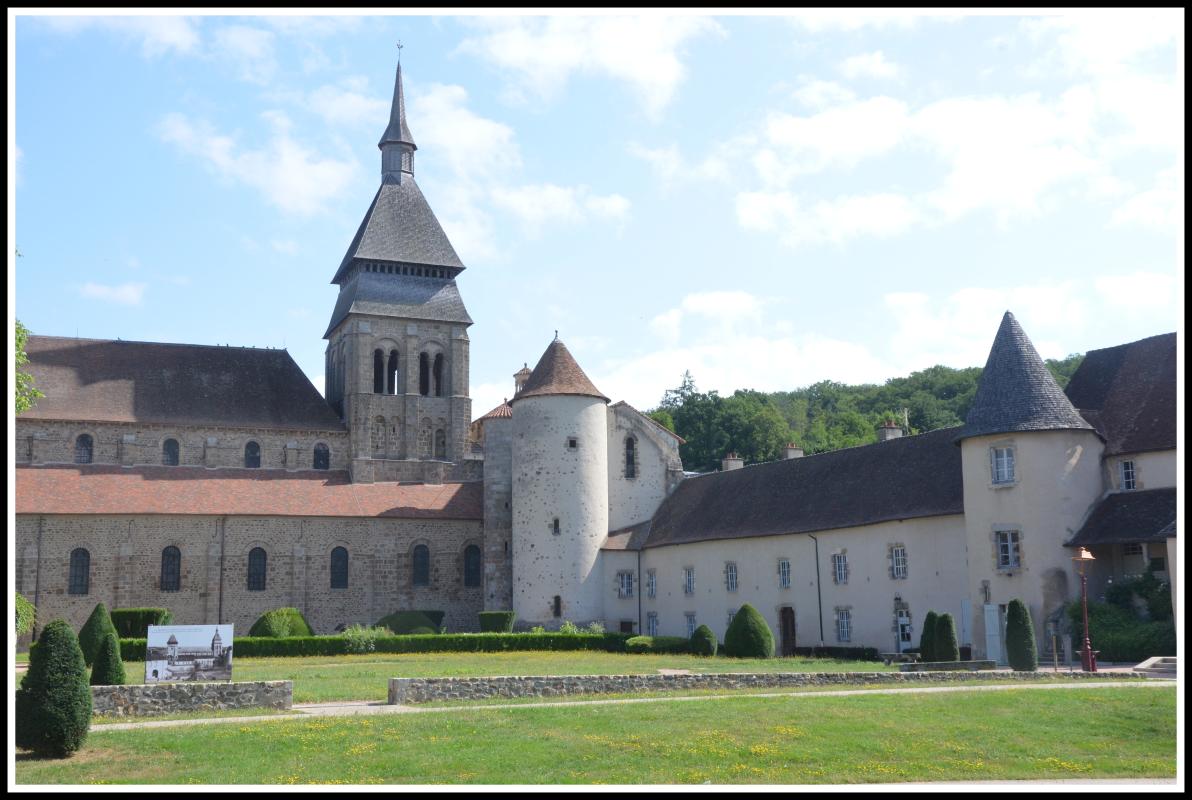 Grande maison traditionnelle rénovée - Photo 3 - Chambon-sur-Voueize