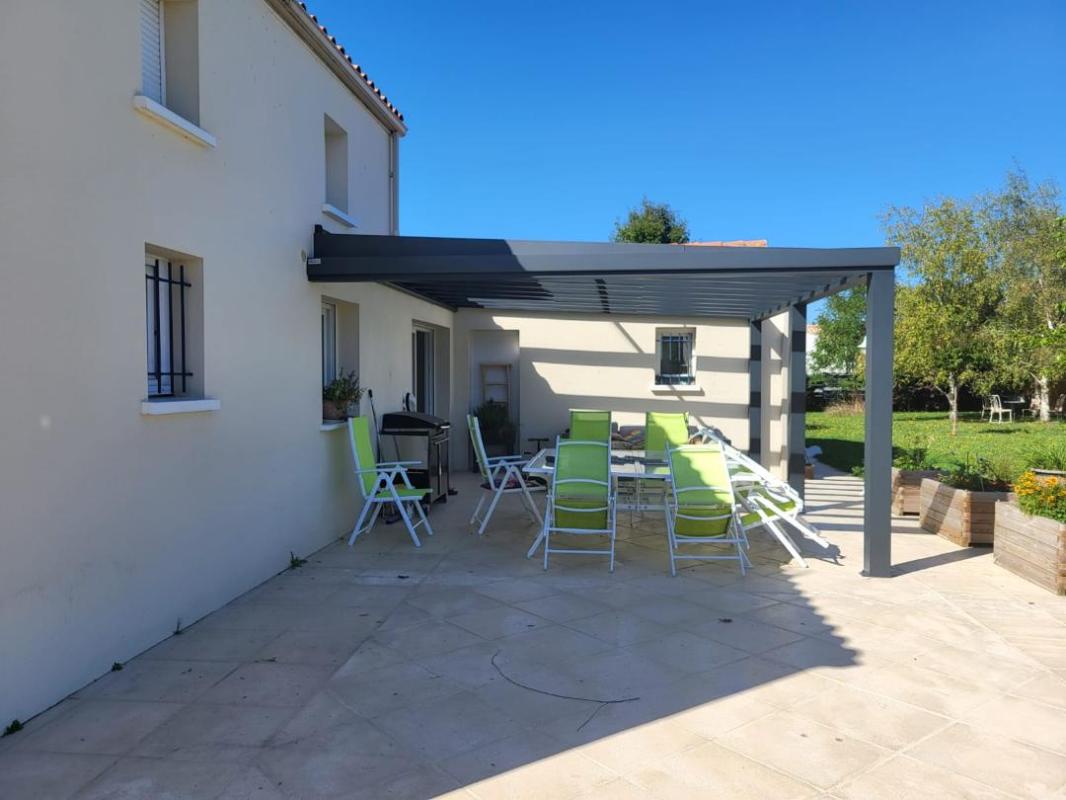 Maison 4 chambres + bureau, piscine et terrain arboré 2400 m², à 15 mn du centre de Saintes - Photo 3 - Thénac