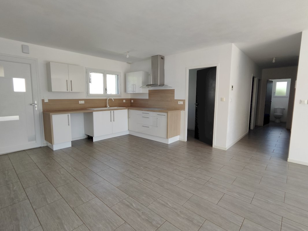 Maison plain-pied 92 m² - 4 pièces - Léogeats (33210) - Photo 3 - Léogeats