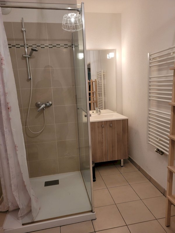 APPARTEMENT T2 - TERRASSE 12 M2 - LE HAILLAN - Photo 3 - Le Haillan