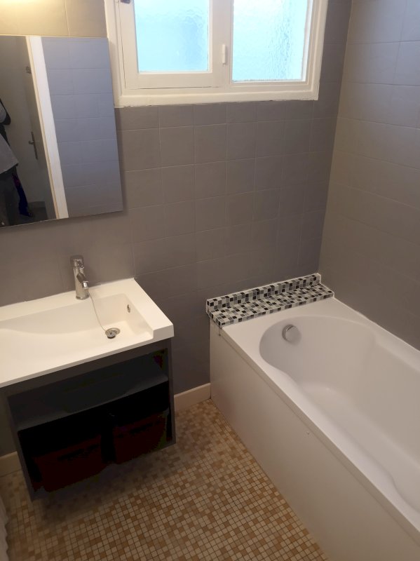 Appartement de 78 m² / 3 chambres / 1er étage - Photo 3 - Rochefort