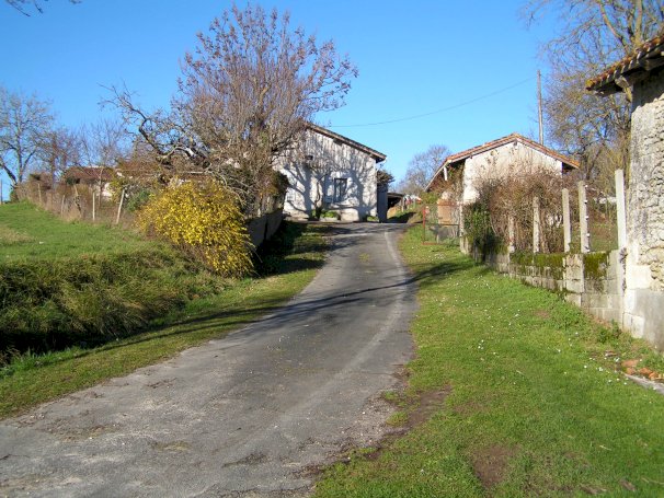 Maison à la campagne - Photo 4 - Champagne-et-Fontaine