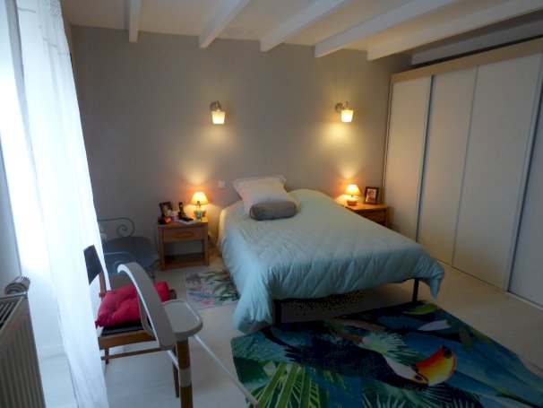 Vente en viager occupé | Maison entièrement rénovée - Photo 4 - Chef-Boutonne