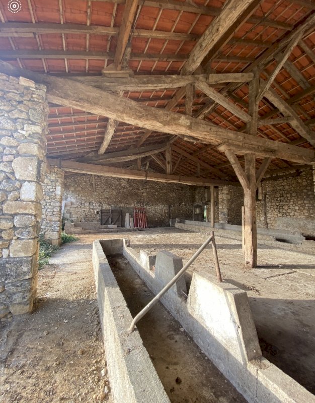 Maison et granges en pierres - Photo 4 - Chapdeuil