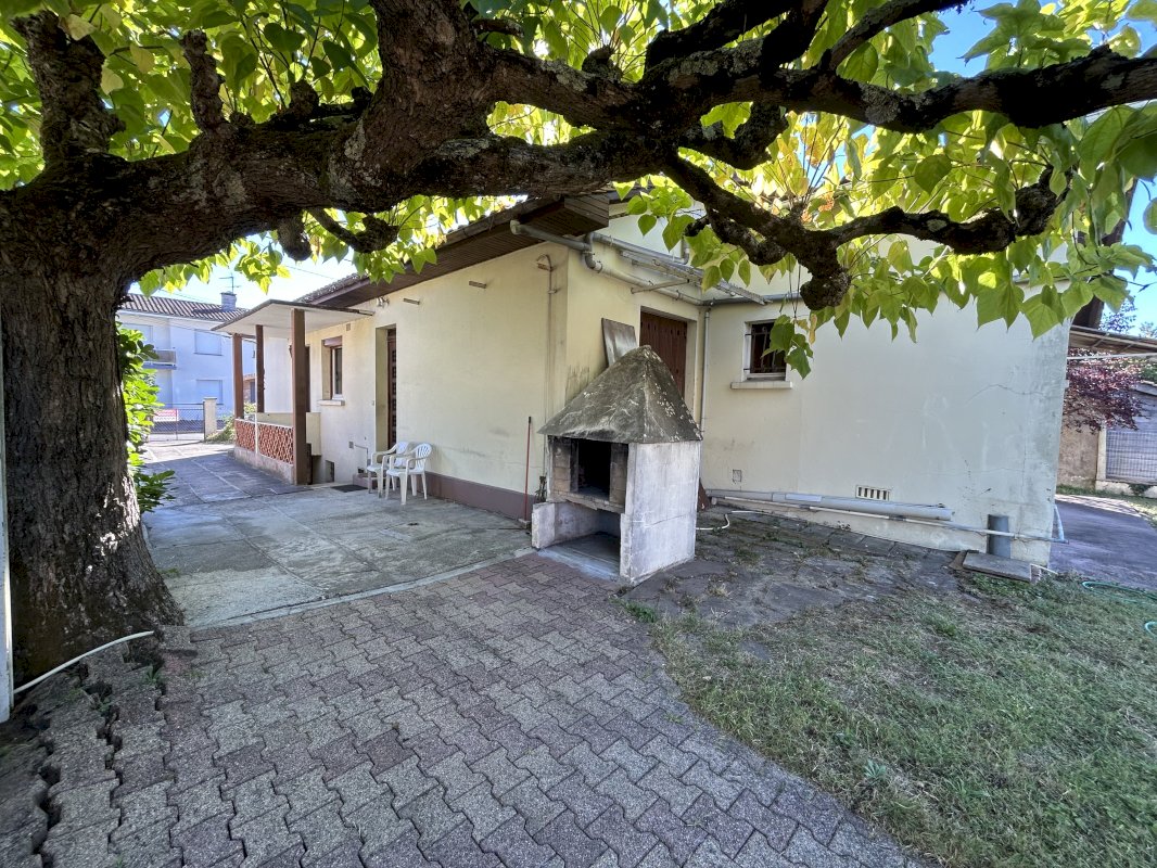 Maison sur terrain de 1700 m² - Photo 4 - Bègles