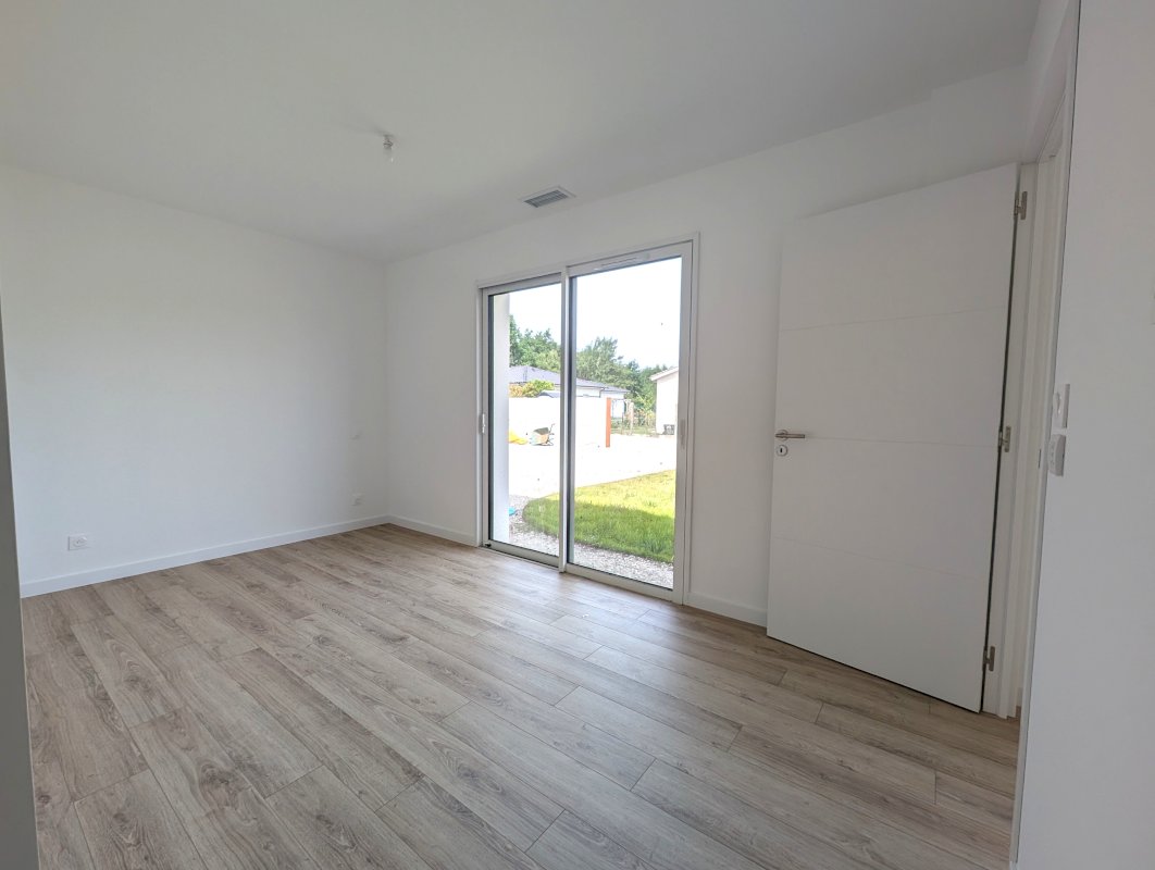 Maison neuve / 140 m² / 4 chambres - Photo 4 - Le Pian-Médoc